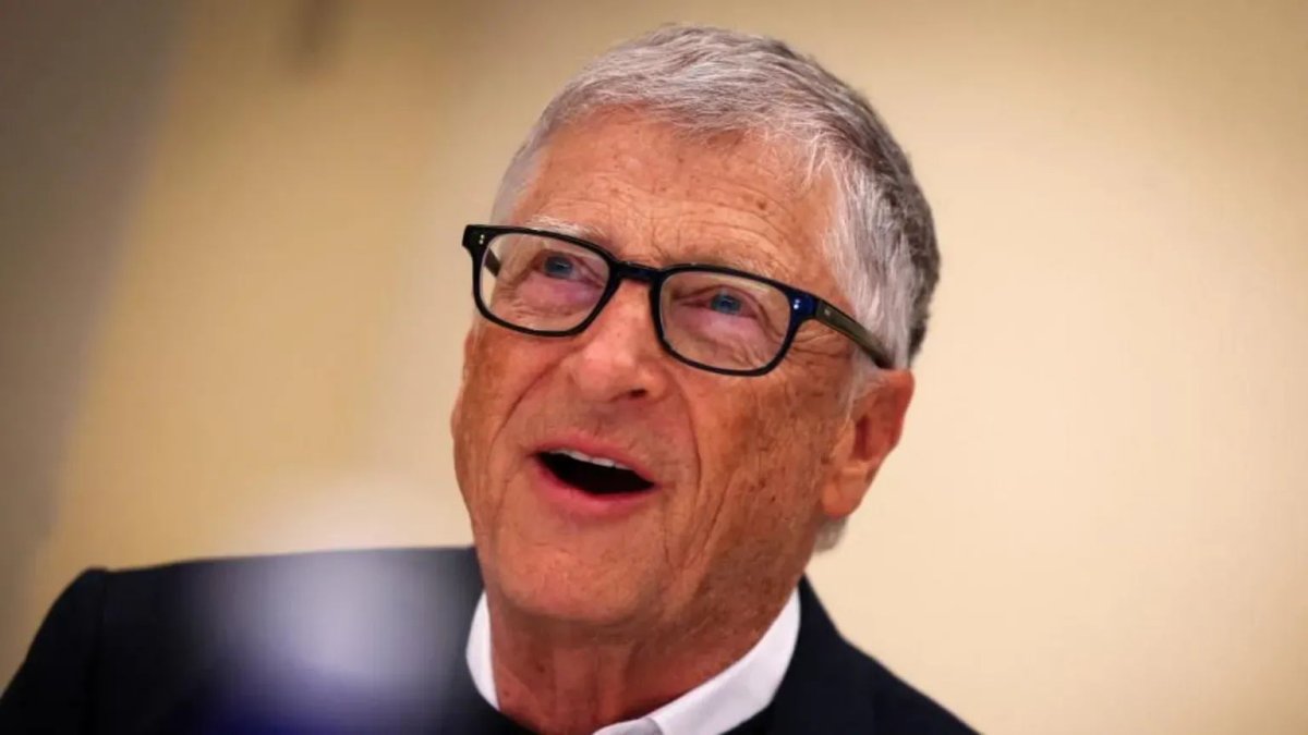 William Gates III: to philanthropise or revolutionise, that is the question